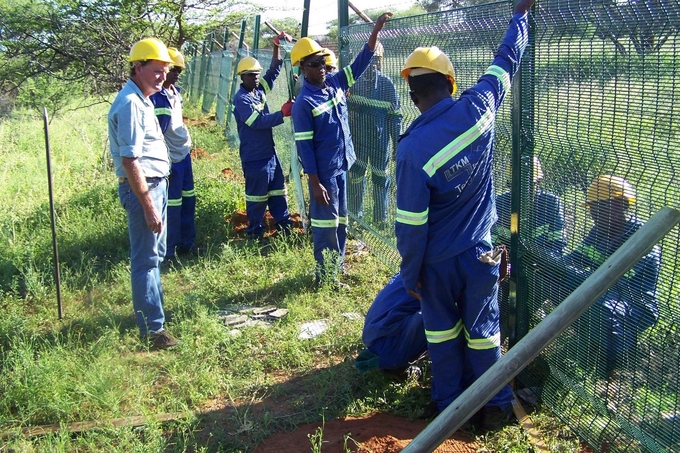 ultra 358 vinyl welded mesh security fencing 4mm 76.2*12.7mm for prisons, airports, laboratories, secure hospitals 3